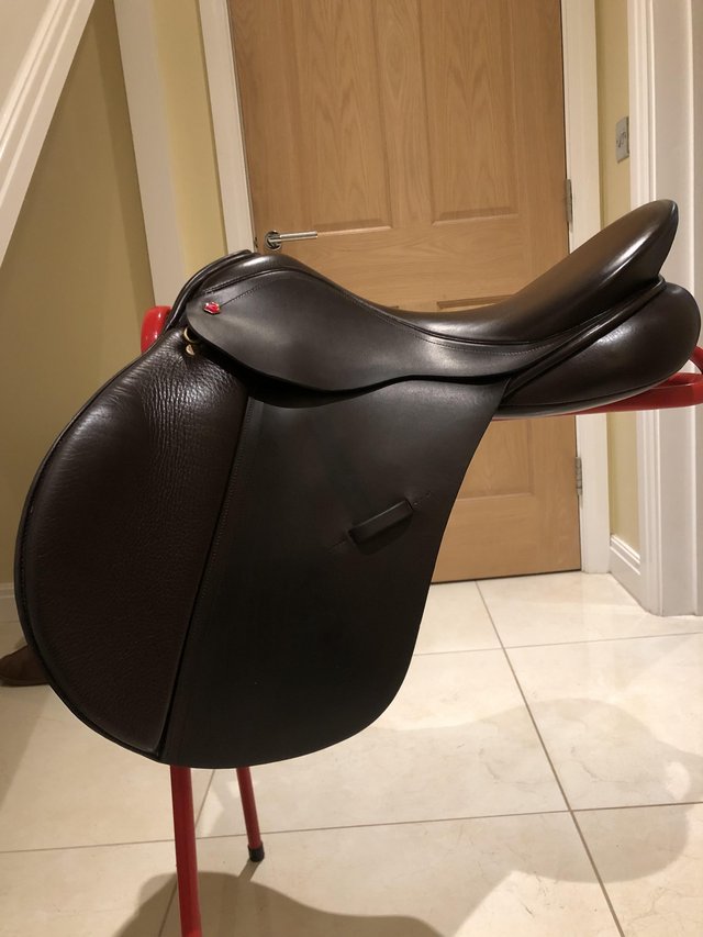 Preview of the first image of Albion K2 GP 18” Brown saddle..