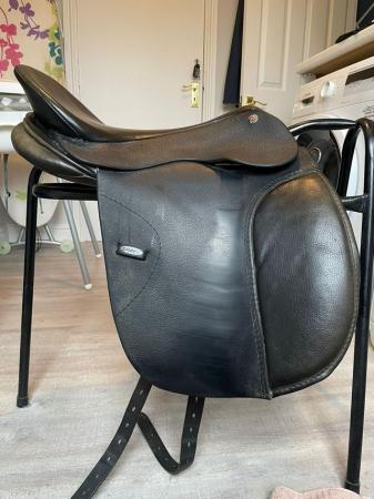 Image 3 of Smart Solution VSD treeless saddle black