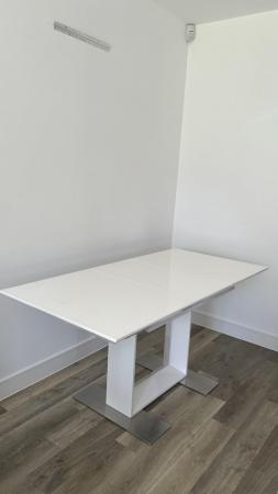 Image 2 of Modern, stylish and practical extendable dining table