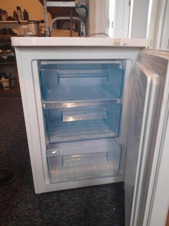 Image 2 of Lec Freezer White working condition
