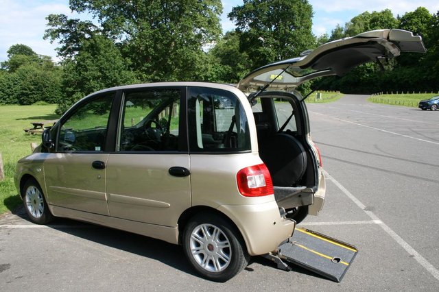 Preview of the first image of 2009 Fiat Multipla 1.9 MultiJet 120 Eleganza Upfront WAV.