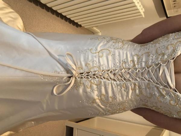Image 2 of Maggie Sottero wedding dress, size 8, excellent condition