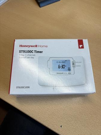 Image 1 of Honeywell Home ST100C Timer