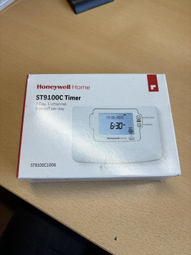 Preview of the first image of Honeywell Home ST100C Timer.