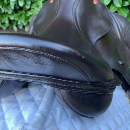 Image 11 of Kent & Masters 17.5 inch S-Series Low Profile Compact saddle