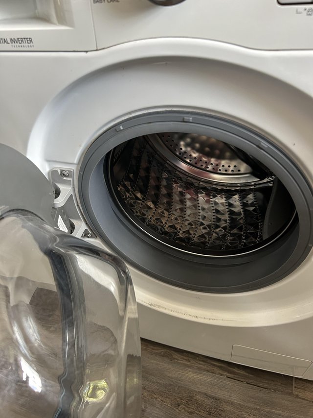 Preview of the first image of SAMSUNG WASHER, eco bubble 9 kg.