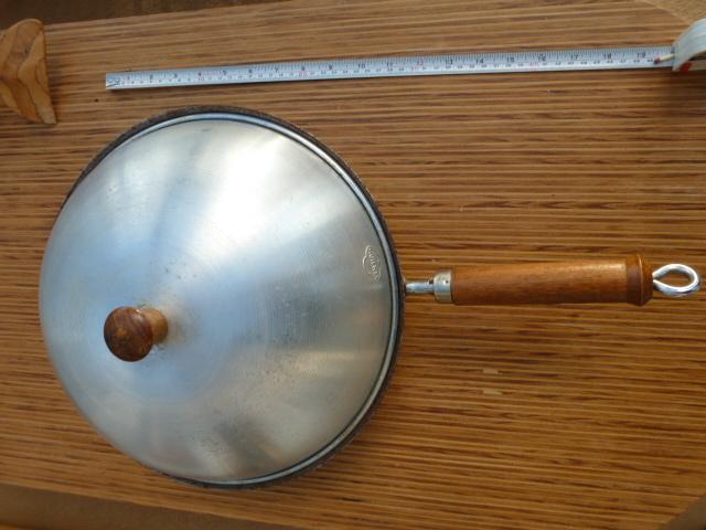 Preview of the first image of Wok - Kitchen equipment - with lid.