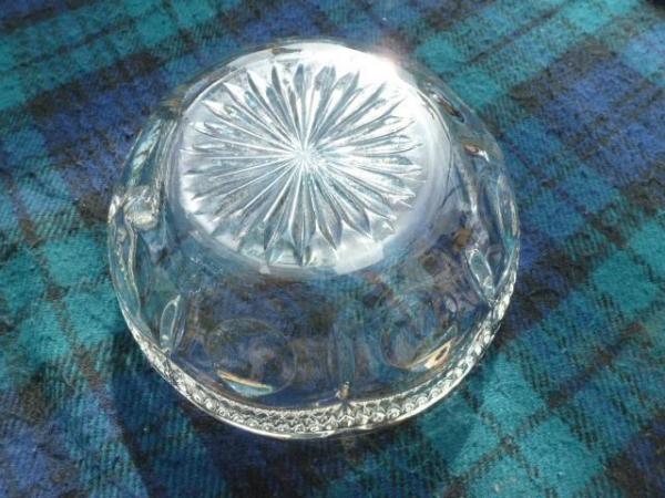 Image 3 of Attractive old glass bowl patterned