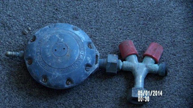 Image 2 of LARGE GAS VALVE WITH Y CONECTION  FOR 2 CONNECTIONS £10