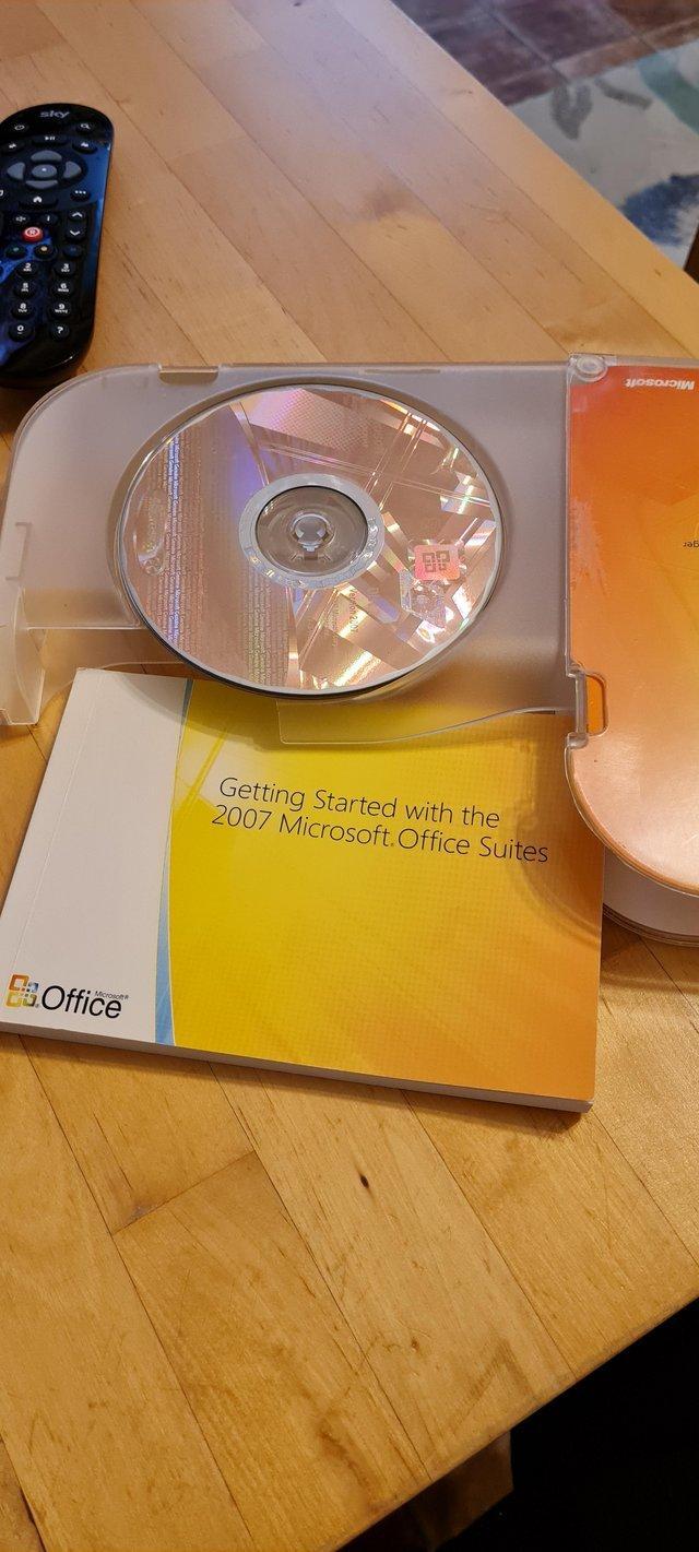 Preview of the first image of Microsoft Office Professional 2 discs.