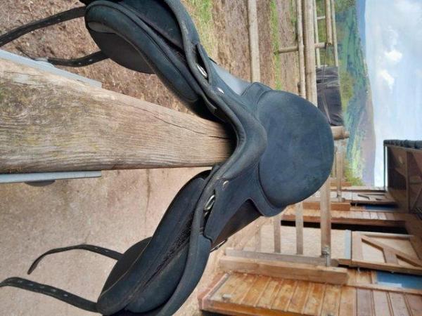 Image 3 of WINTEC DRESSAGE HART SADDLE 16IN WIDE WITH GULLETS