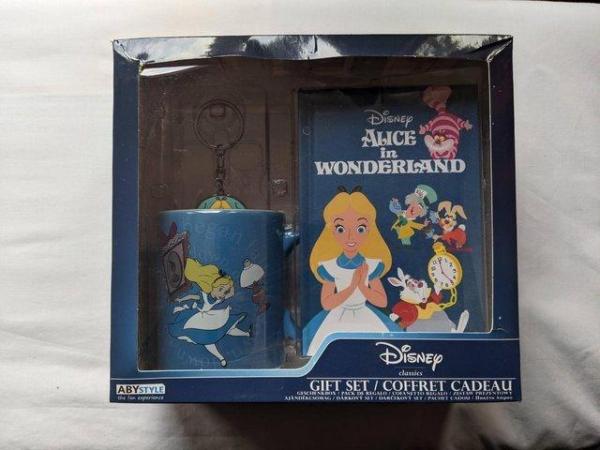 Image 1 of NEW Classic Disney Alice in Wonderland Mug Keyring/Chain/Fob