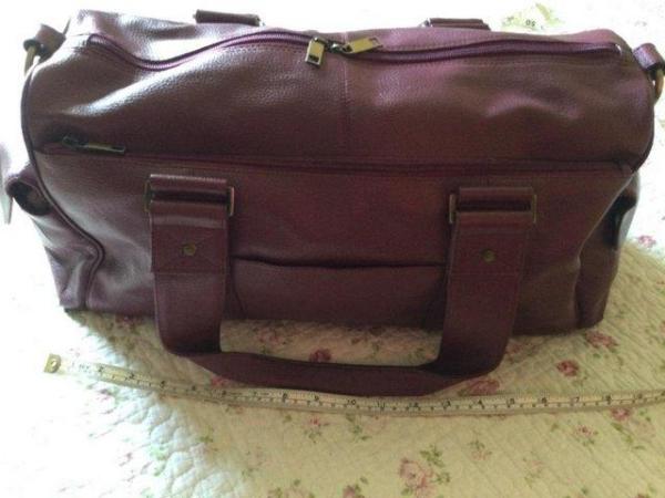 Image 7 of TOMMY & KATE Large Full Grain Leather Raspberry Pink Holdall
