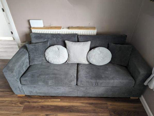 Image 3 of Valencia 3 seater sofa and armchair