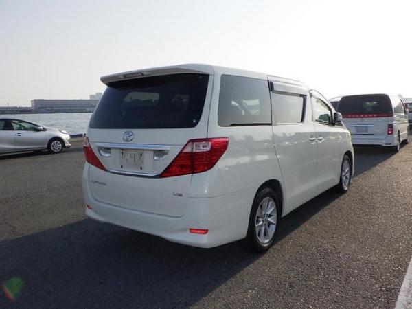 Image 3 of Toyota Alphard campervan By Wellhouse 3.5V6 Auto 280ps
