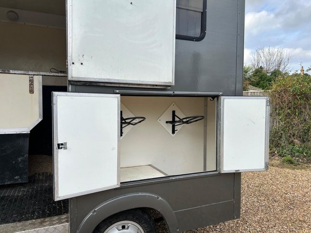Preview of the first image of 3.5 tonne horse box Foxy twin Vauxhall Movano horse van.