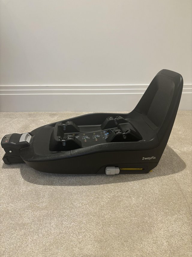 Preview of the first image of Maxi Cosi 2way isofix car seat base.