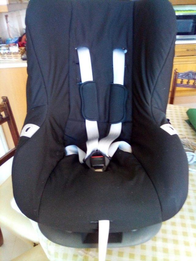 Preview of the first image of Britax Romer child's car seat.