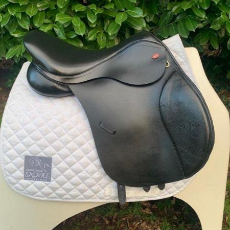 Image 5 of Kent and Masters 17 inch flat back saddle