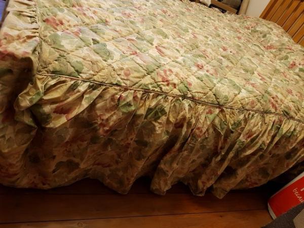 Image 1 of Fitted small double bed cover