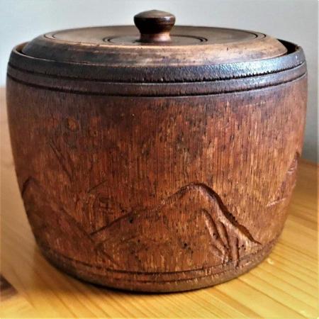 Image 1 of Vintage bamboo dish & lid, Japanese style design. Cracked.