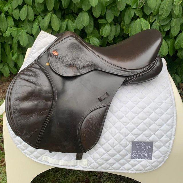 Preview of the first image of Kent & Masters 17” S-Series Jump saddle.