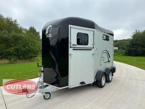 Image 1 of Cheval Liberte Touring Country XL Horse Trailer Tack Room BR