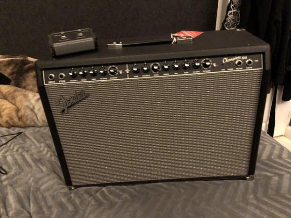 Image 3 of Fender Champion 100 (Extremely good condition)