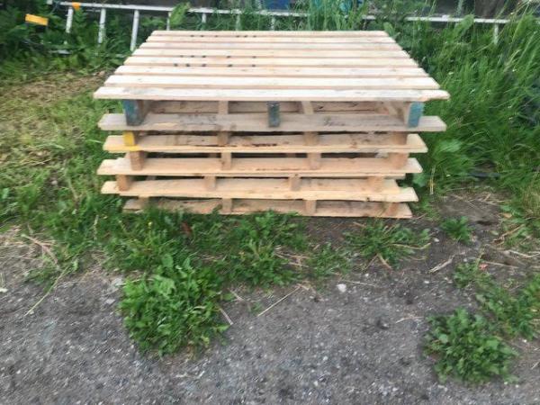 Image 3 of Pallets suitable for many uses various sizes