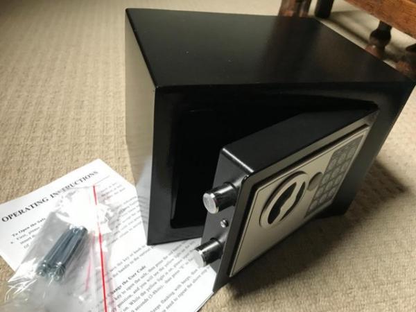 Image 3 of Safe for cash valuables or documents
