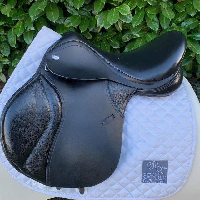 Preview of the first image of Thorowgood T8 17 inch high wither Compact  Saddle.