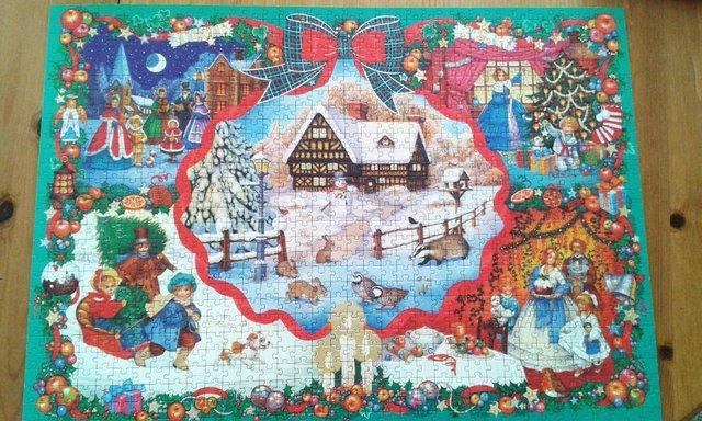 Image 2 of Limited Edition The Holly & the Ivy 1000pc Jigsaw Puzzle.