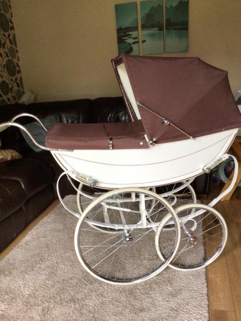 Preview of the first image of Vintage Coach Built Osnath Pram.