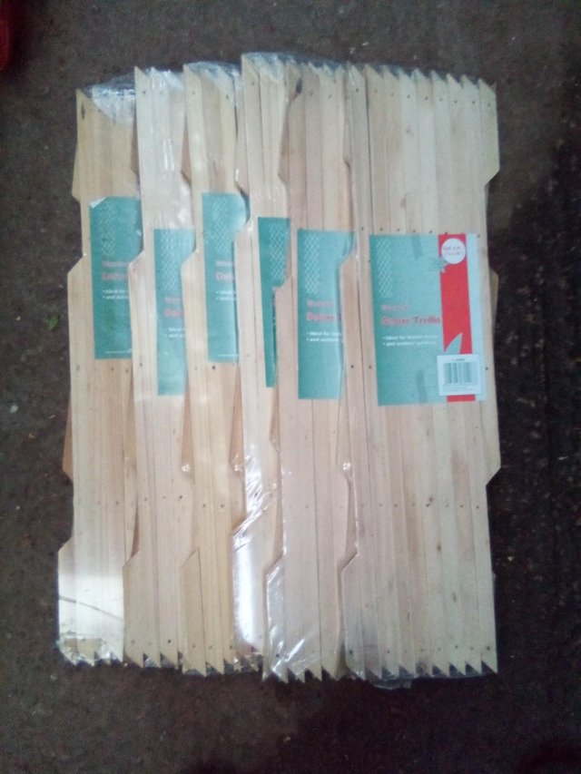 Preview of the first image of Trellis Wood  45cm x 180cm  SIX PACKS Natural NEW.
