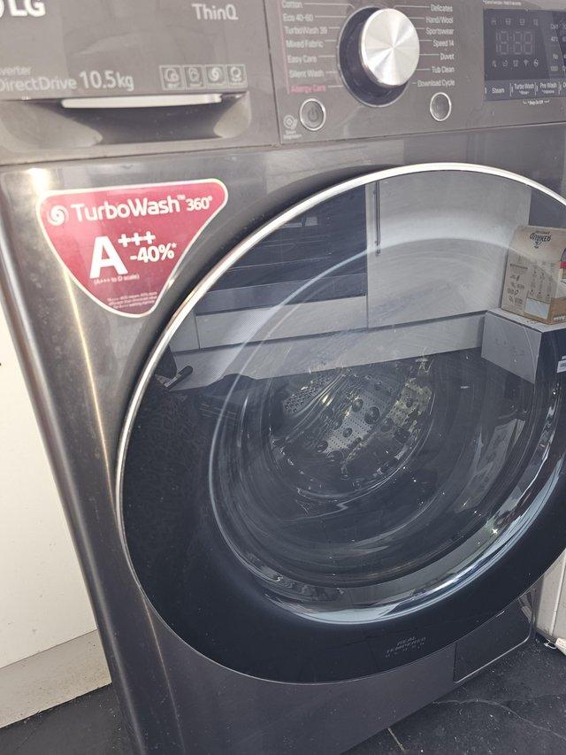 Preview of the first image of Washing machine - LG thin Q 10.5kg.