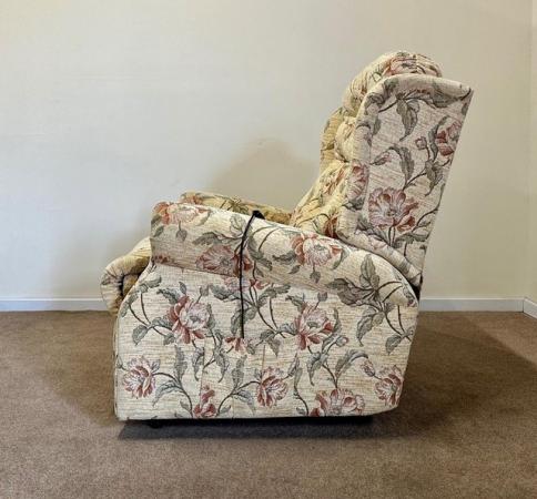 Image 17 of CELEBRITY ELECTRIC RISER RECLINER DUAL MOTOR CHAIR DELIVERY