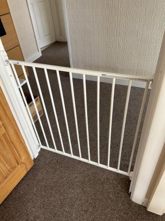 Image 3 of Cuggl safety gate for child or puppy