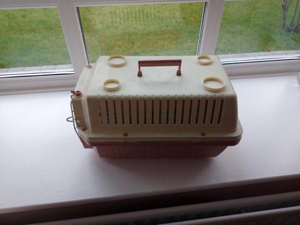 Image 5 of Pet carrier . . . . . . . . . .