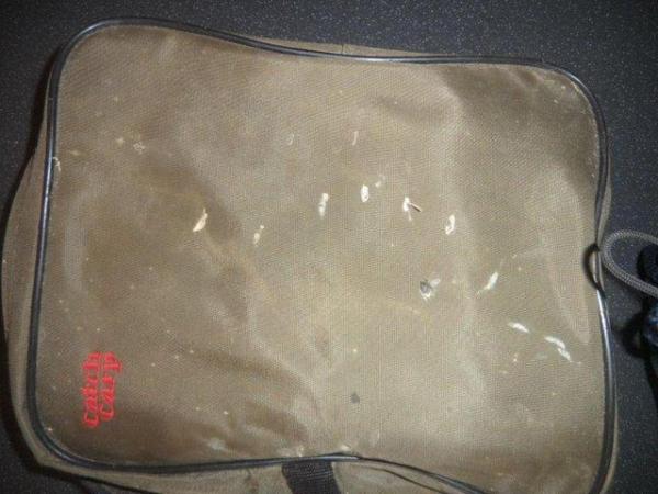 Image 1 of Wheghing scales with carrier bag.