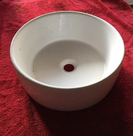 Image 1 of Circular white Ceramic wash basin