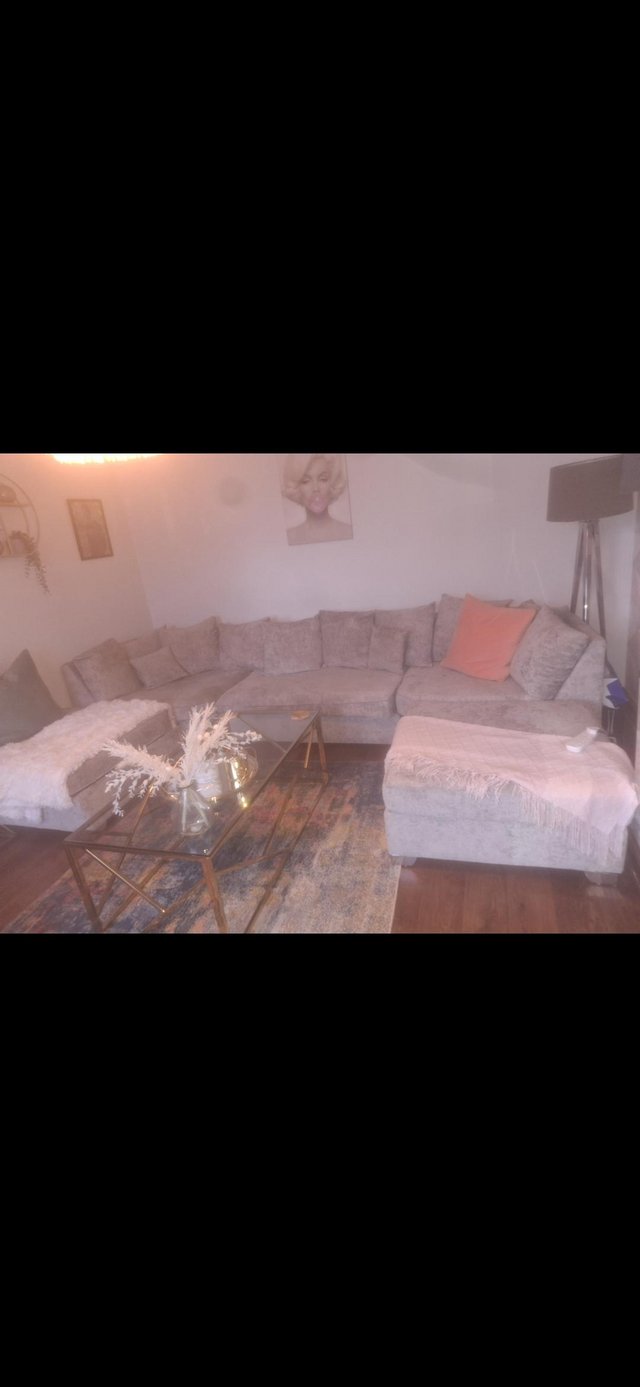 U shaped grey sofa only 5 months old — photo 2 of 3