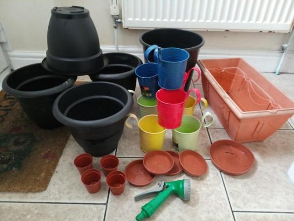 Image 1 of Selection of garden pots/planters-used