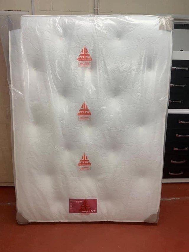 Preview of the first image of KING SIZE DREAM VENDER EMPEROR 1000 POCKET MATTRESS.