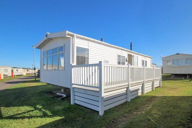 Image 2 of Willerby Avonmore 2014 static caravan at Allhallows, Kent