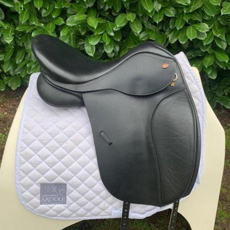 Image 12 of Kent And Masters 17 inch dressage saddle (S2963)