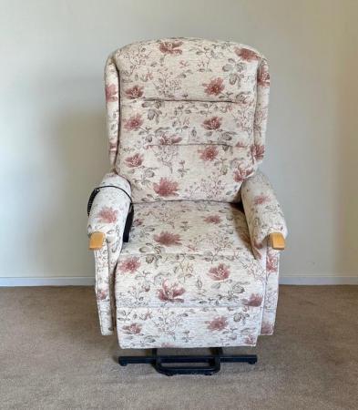 Image 4 of OAK TREE MOBILITY SPACE SAVER ELECTRIC RISER RECLINER CHAIR