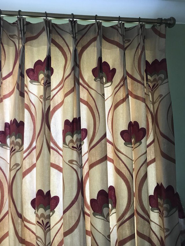 Preview of the first image of 1 pr bespoke curtains fully lined.