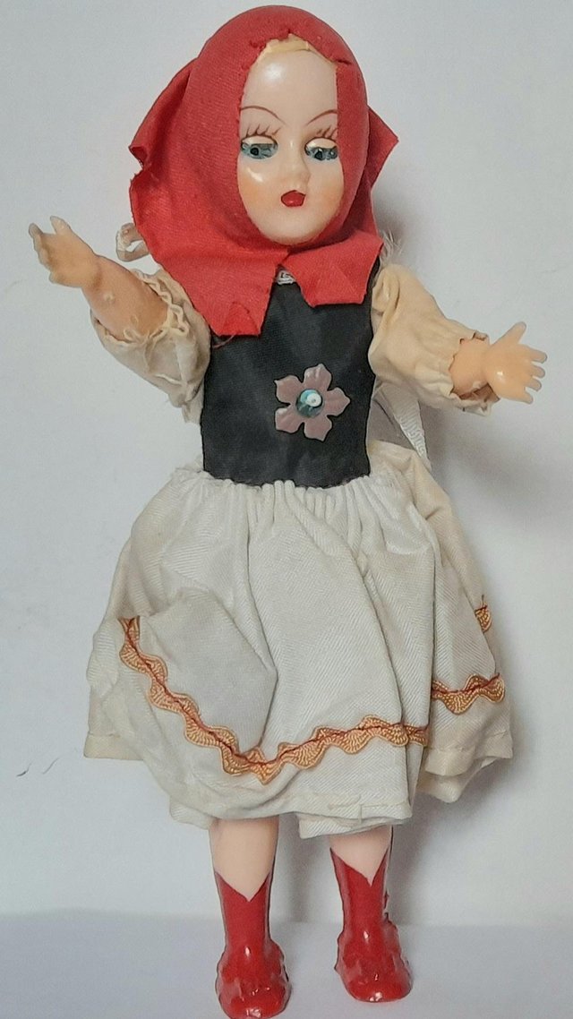 Preview of the first image of HANNAH ** NORTH EUROPEAN DOLL ( NORWAY ) 18 cm.