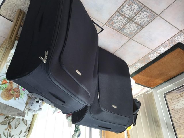 Preview of the first image of 2 Carlton suitcases, in excellent condition.