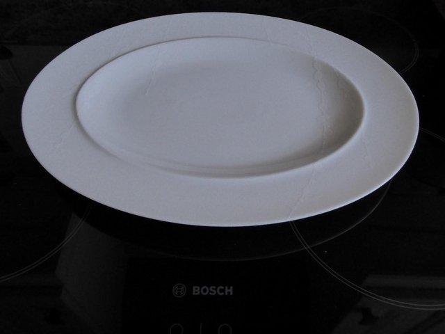 Preview of the first image of DENBY 'White' LARGE OVAL PLATTERS.